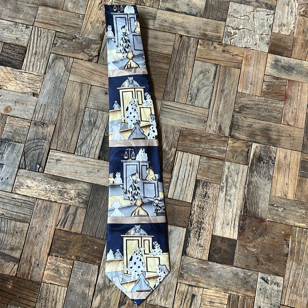 Fratello Men’s “Cats and Dogs in Court” Necktie